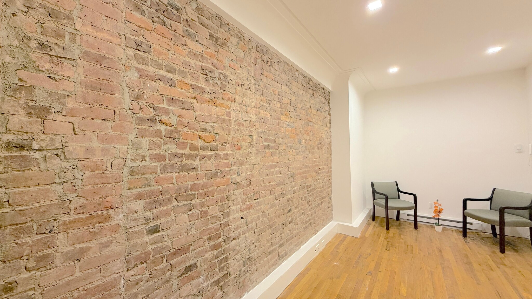 16 E 41st St, New York, NY à louer Photo intérieure- Image 1 de 4