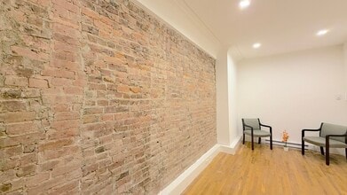 16 E 41st St, New York, NY à louer Photo intérieure- Image 1 de 4