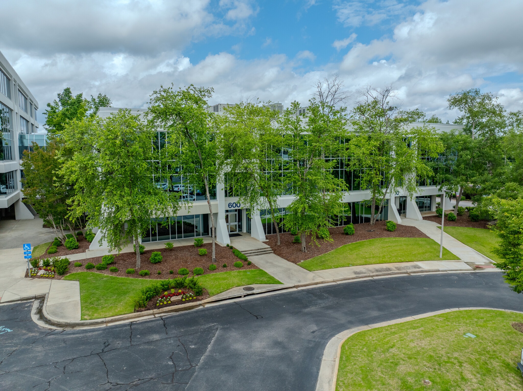 600 boulevard S, Huntsville, AL for lease Building Photo- Image 1 of 12