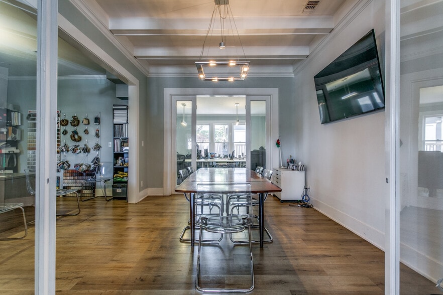 105 Montclair Ave, San Antonio, TX for sale - Interior Photo - Image 2 of 13