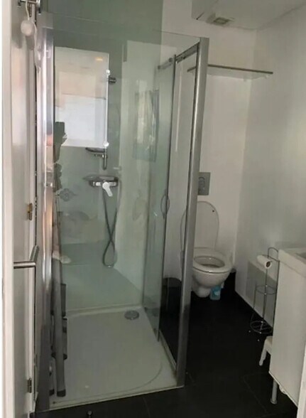 Bureau dans Issy-les-Moulineaux à vendre - Photo du bâtiment - Image 3 de 5