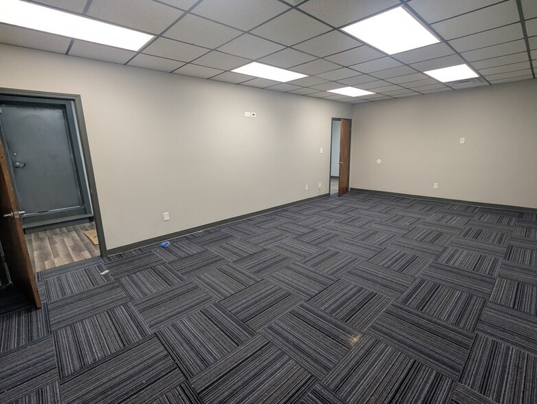 716 W Maple St, Wichita, KS à louer - Photo du bâtiment - Image 2 de 13
