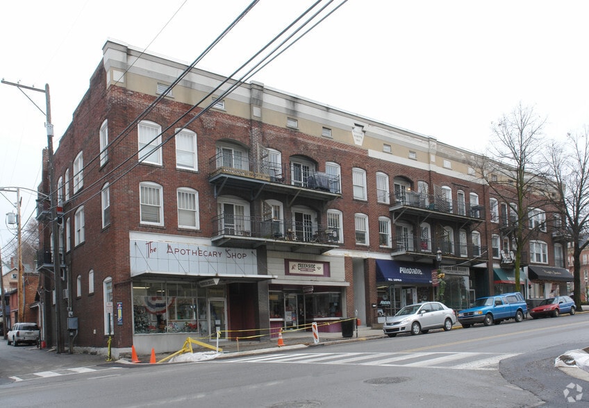 100-114 N Allegheny St, Bellefonte, PA for lease - Building Photo - Image 2 of 8