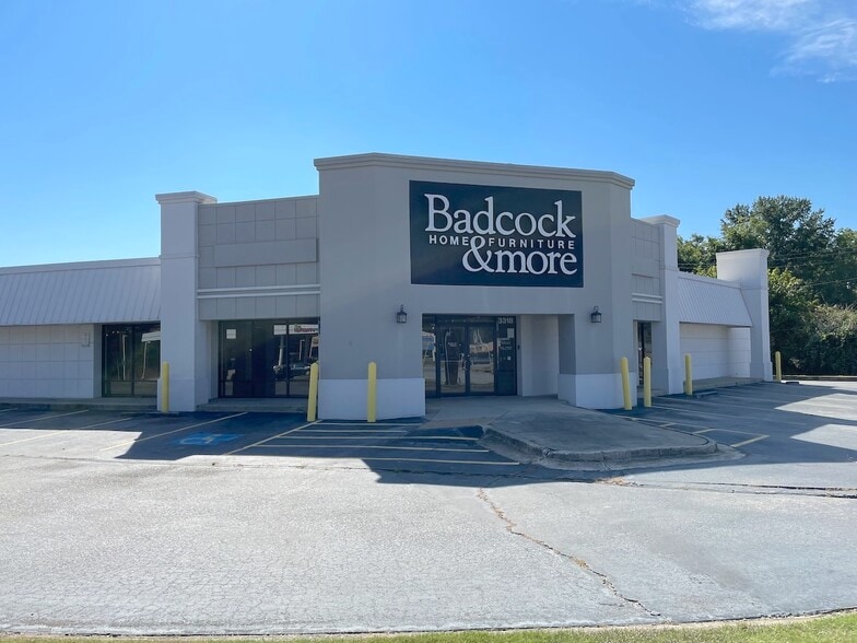 3318 Mercer University Dr, Macon-Bibb, GA for lease - Building Photo - Image 2 of 19