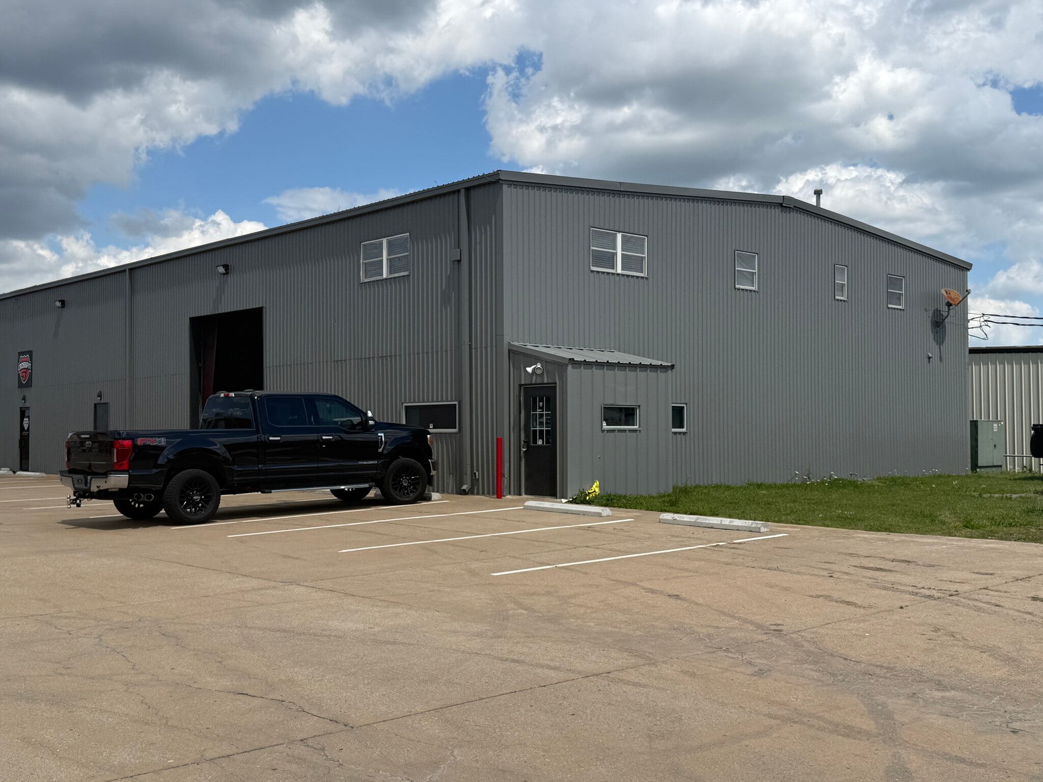 10041 E 52nd St, Tulsa, OK for lease Building Photo- Image 1 of 18