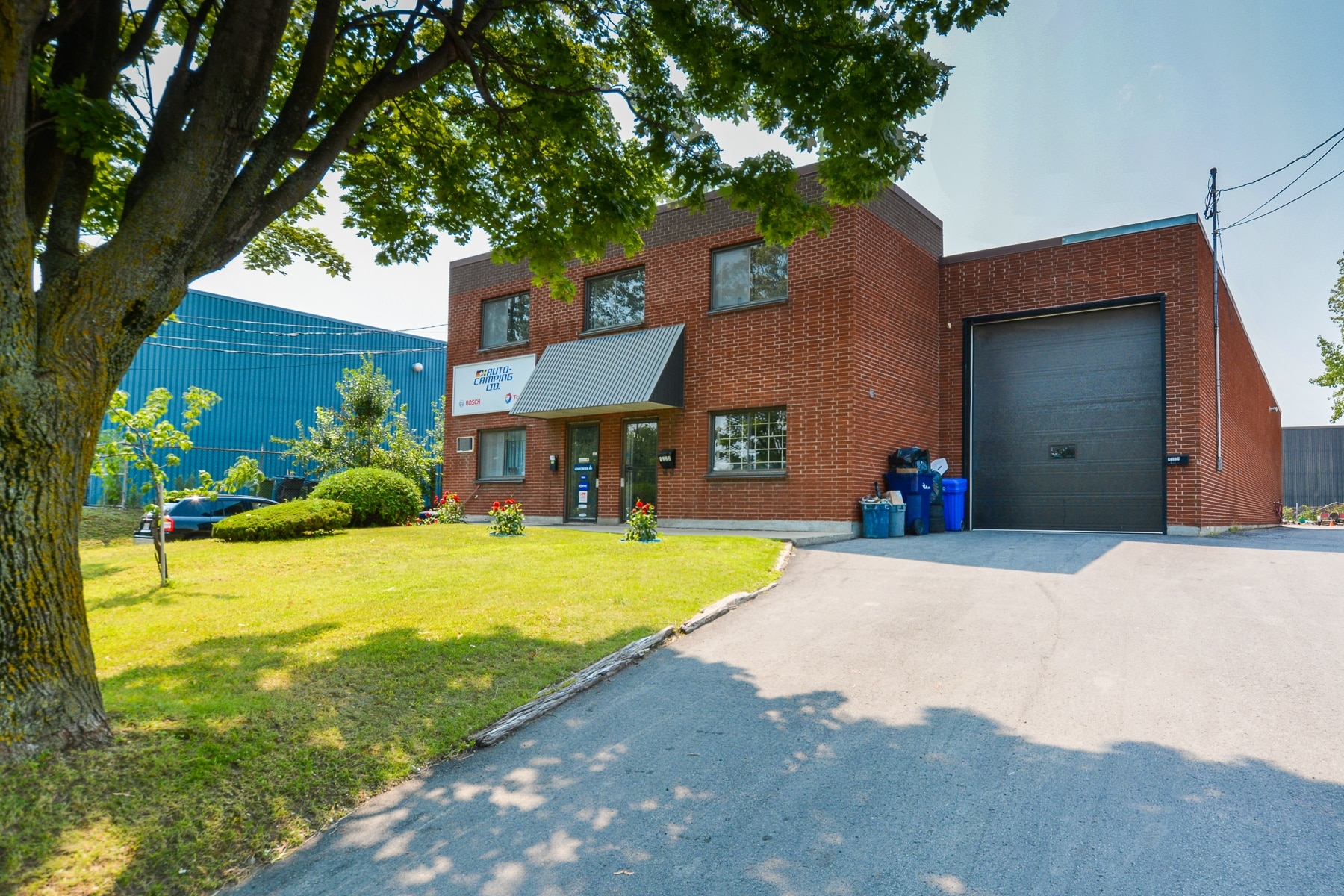 1220-1222 Rue Saint-Nicolas, Laval, QC for sale Building Photo- Image 1 of 1