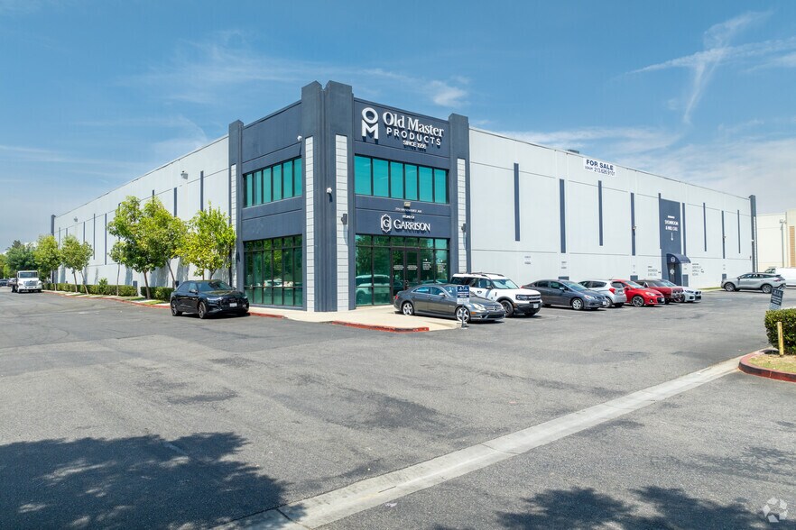 7751 Hayvenhurst Ave, Van Nuys, CA à vendre - Photo du bâtiment - Image 1 de 5