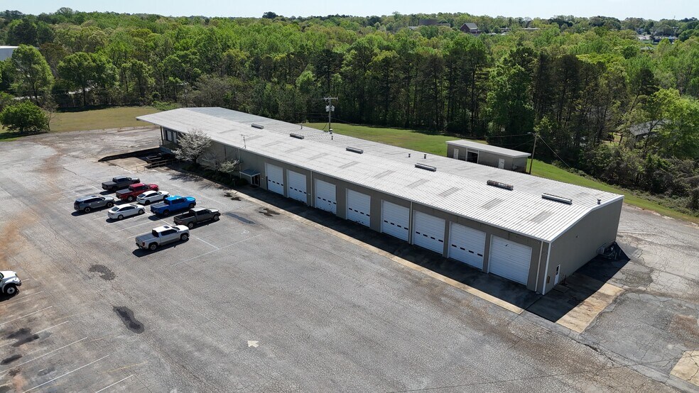 4613 Dairy Dr, Greenville, SC à louer - Photo du bâtiment - Image 3 de 3