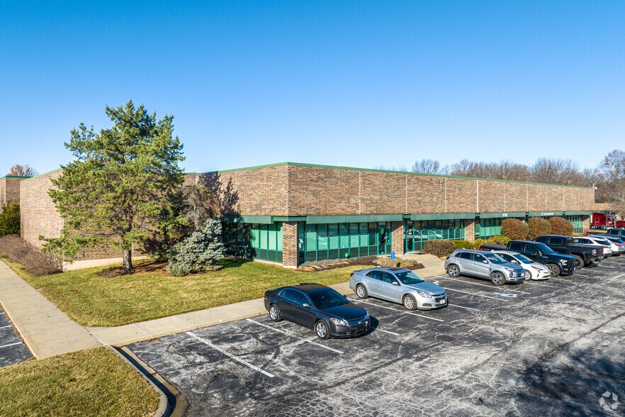 13253-13269 W 98th St, Lenexa, KS à louer - Photo du bâtiment - Image 2 de 5