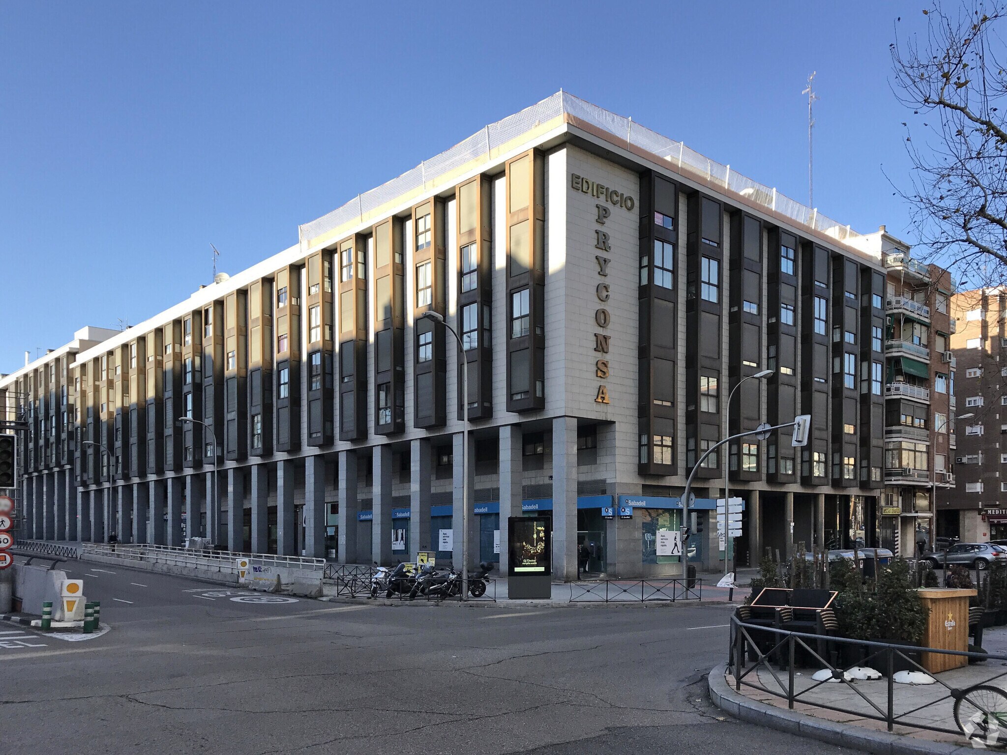 Calle de Sor Ángela de la Cruz, 30, Madrid, Madrid for lease Primary Photo- Image 1 of 3