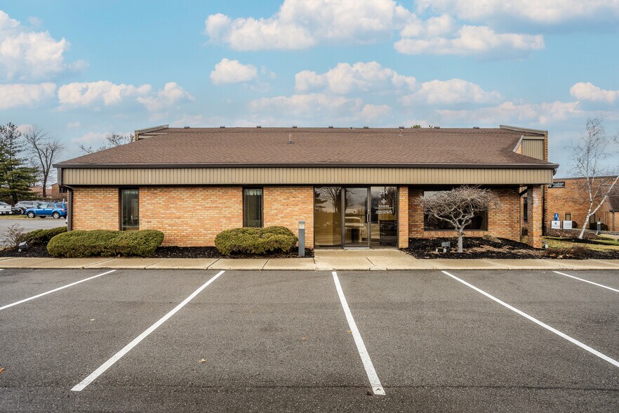 230-236 Thomas More Pky, Crestview Hills, KY à vendre - Photo du bâtiment - Image 1 de 9