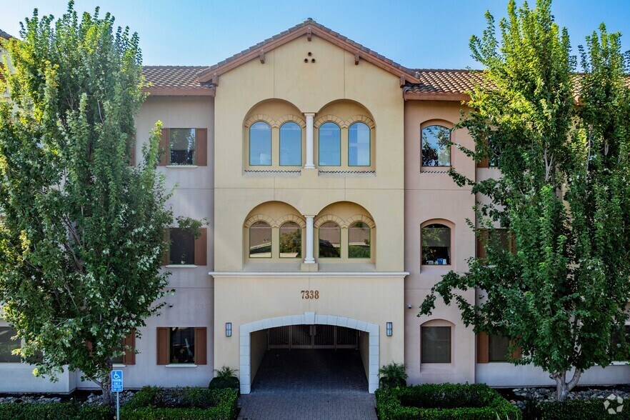 7306 Shoreline Dr, Stockton, CA à vendre - Photo du bâtiment - Image 3 de 4