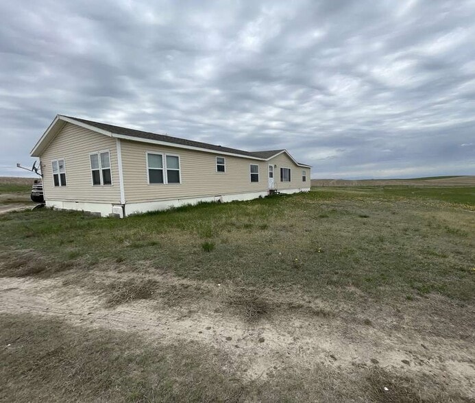 44441 871 Carlson Feedyard Rd, Bassett, NE à vendre - Photo du bâtiment - Image 2 de 19