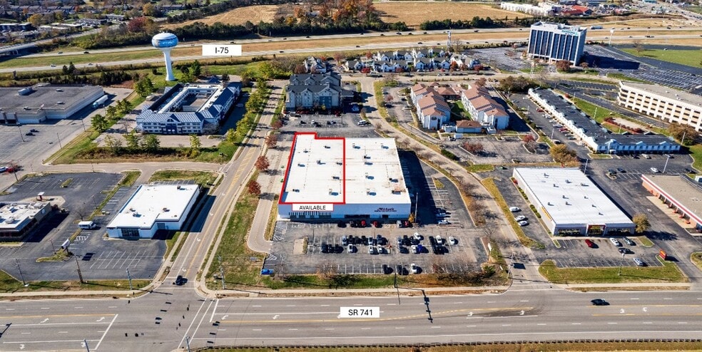 8111-8115 Springboro Pike, Miamisburg, OH for lease - Building Photo - Image 3 of 10