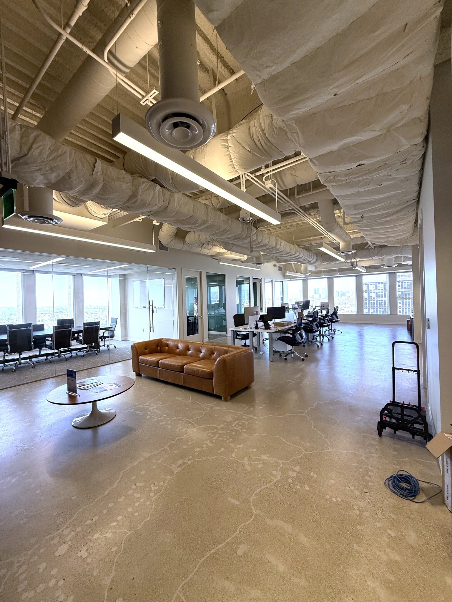 6300 Wilshire Blvd, Los Angeles, CA à louer Photo intérieure- Image 1 de 16