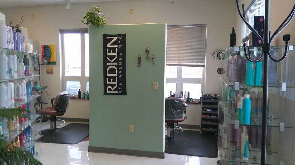 424 4th St, Fairbanks, AK à vendre - Photo du bâtiment - Image 2 de 24