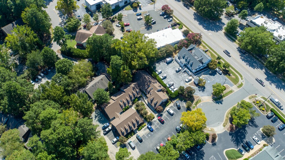 106 Brady Ct, Cary, NC à vendre - Aérien - Image 2 de 21