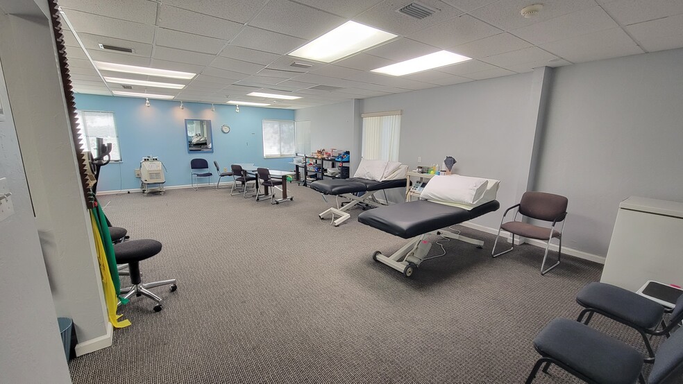 2831 Ringling Blvd, Sarasota, FL for sale - Building Photo - Image 2 of 35