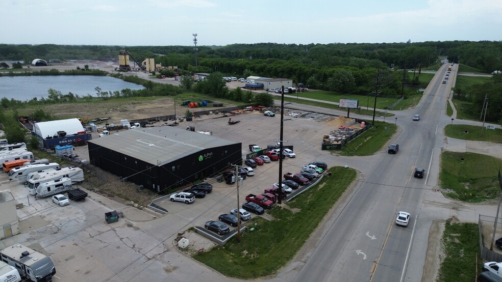 5145 NW Beaver Dr, Johnston, IA à louer - Photo du bâtiment - Image 2 de 10