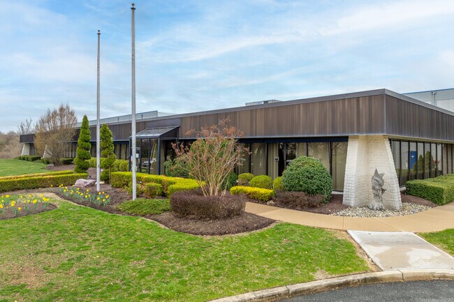Plus de détails pour 150 Milford Rd, East Windsor, NJ - Industriel à louer