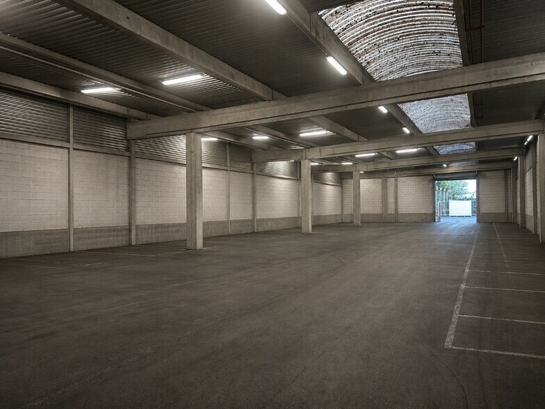 Industrial in Beynost for sale - Interior Photo - Image 3 of 4