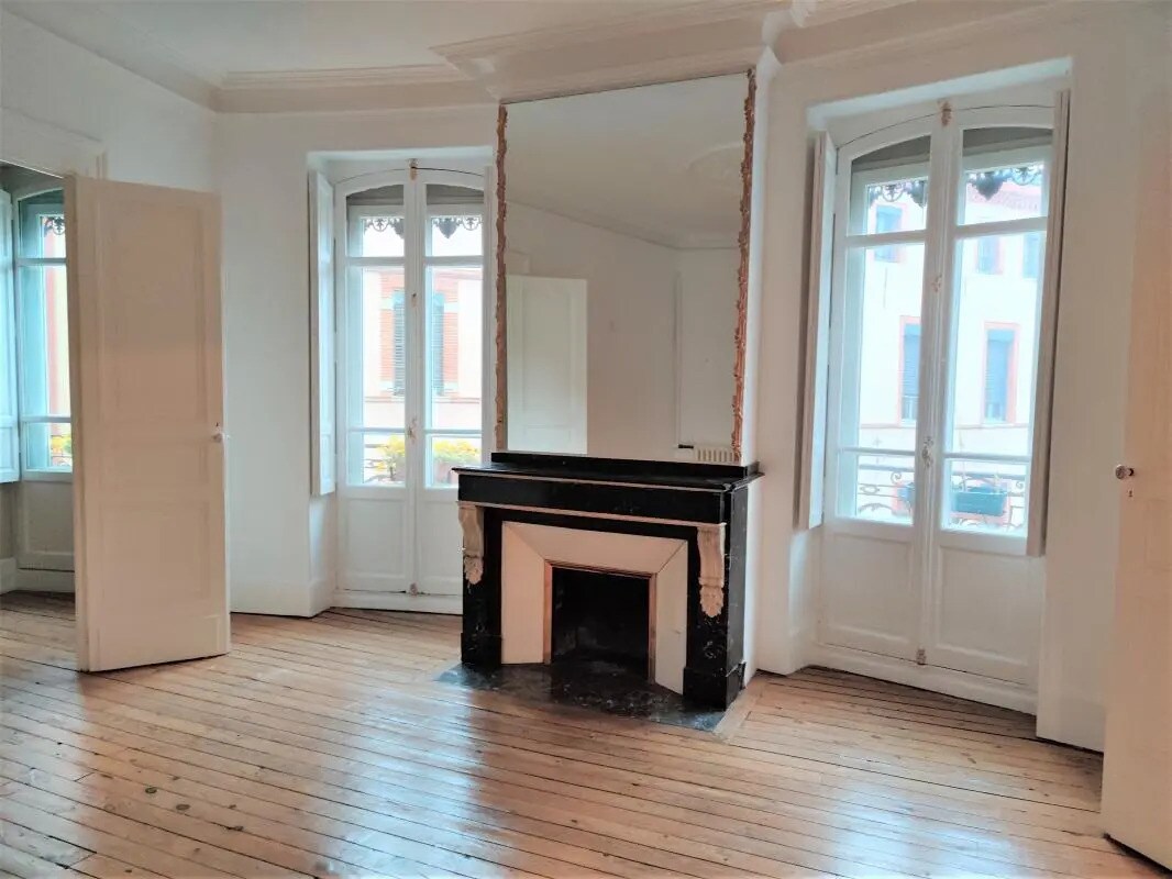 Office in Toulouse for lease Interior Photo- Image 1 of 14