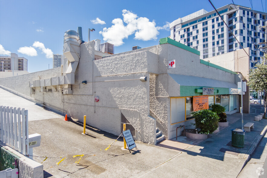 2600 S King St, Honolulu, HI for lease - Building Photo - Image 2 of 7