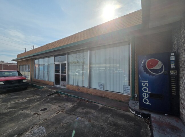 More details for 300 W Seaboard St st, Bladenboro, NC - Industrial for Sale