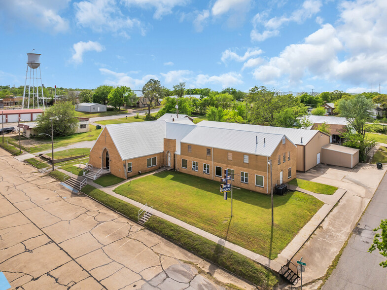 727 4th St, Healdton, OK à vendre - Photo du bâtiment - Image 3 de 56