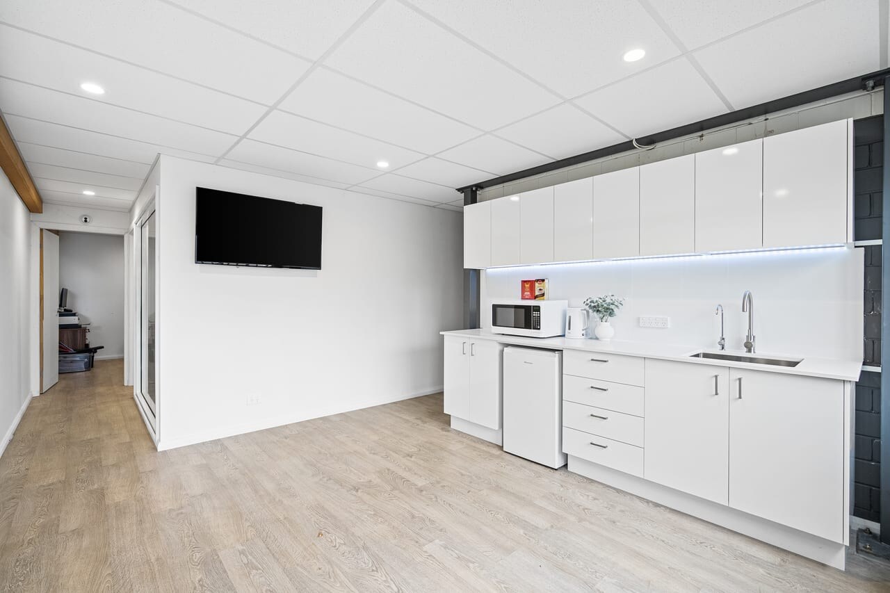 330 Manns Road, West Gosford, NSW 2250 - Unit 4 -  - Interior Photo - Image 2 of 8