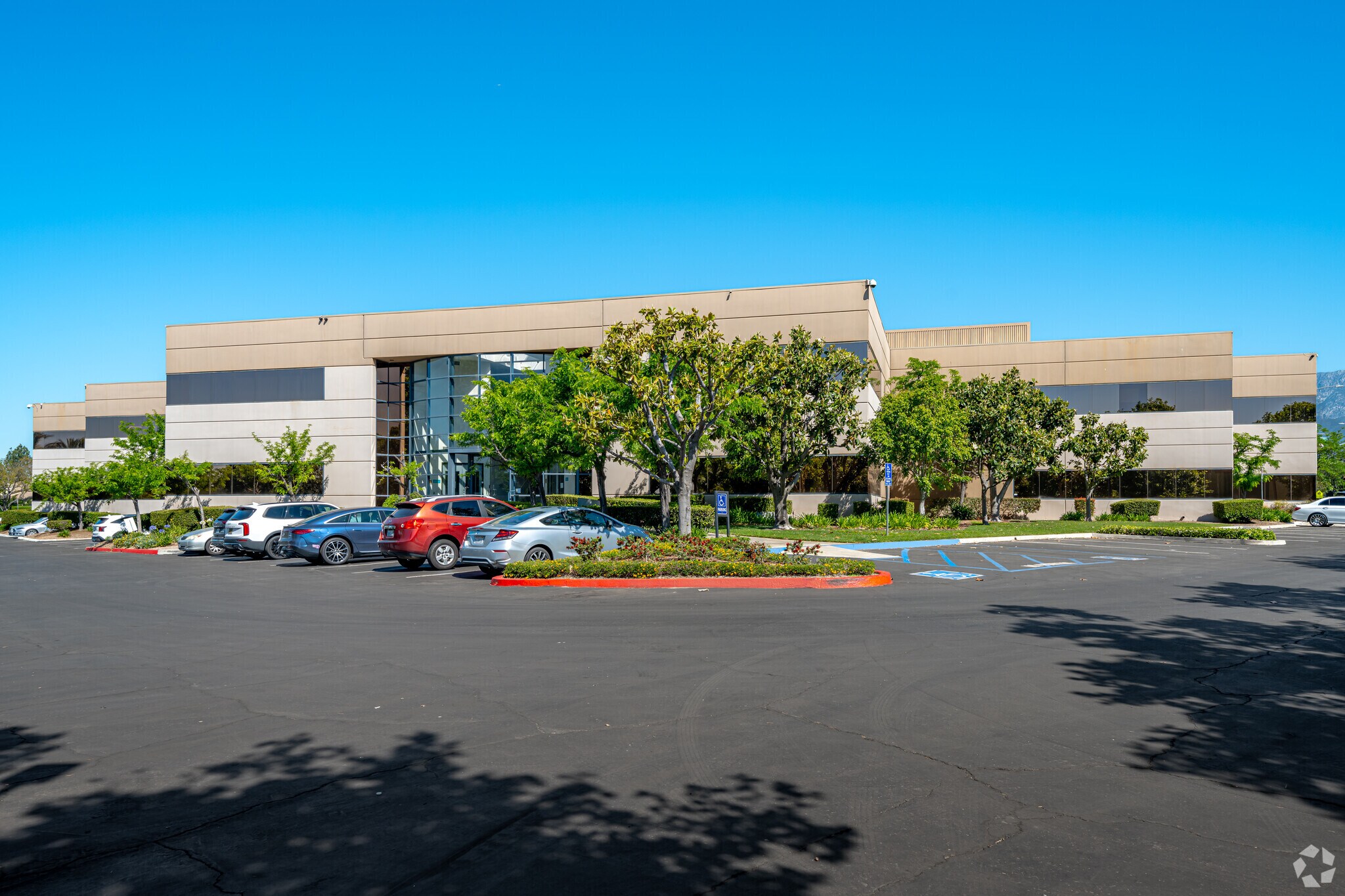 3200 Inland Empire Blvd, Ontario, CA à louer Photo principale- Image 1 de 10