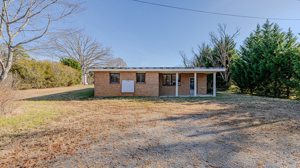 3043 US Highway 158 W, Yanceyville, NC for sale - Building Photo - Image 3 of 22