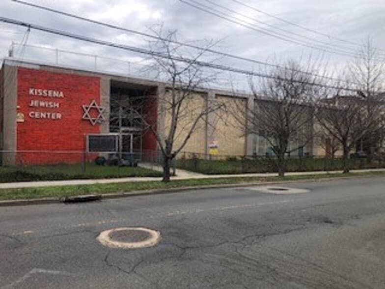 4343 Bowne St, Flushing, NY à louer - Photo du bâtiment - Image 2 de 3