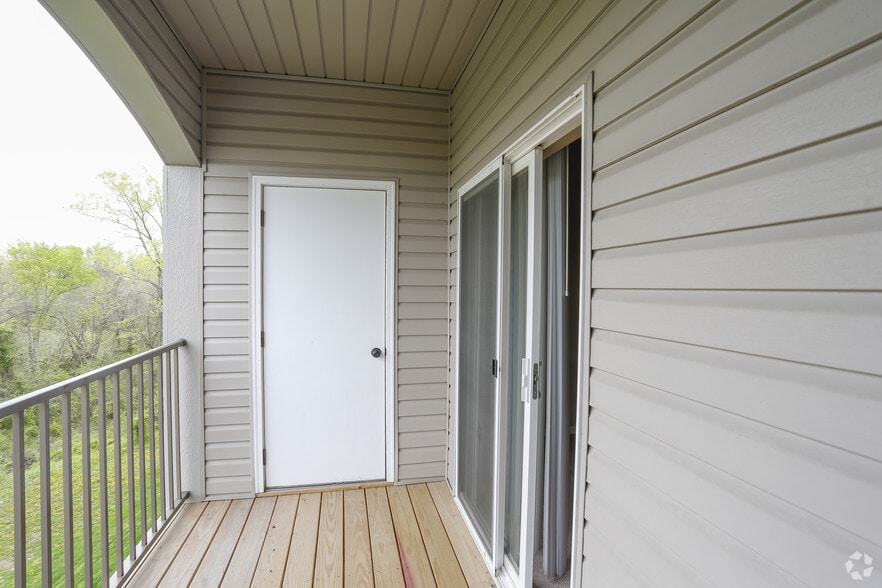 610 NW Yennie St, Grain Valley, MO for lease - Building Photo - Image 3 of 54