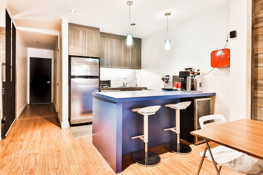 4115-4117 Boul Saint-Laurent, Montréal, QC for lease - Interior Photo - Image 2 of 9