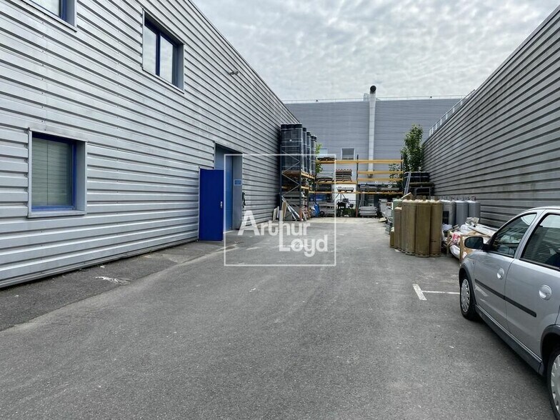 Industriel dans Grigny à louer - Photo du bâtiment - Image 2 de 8