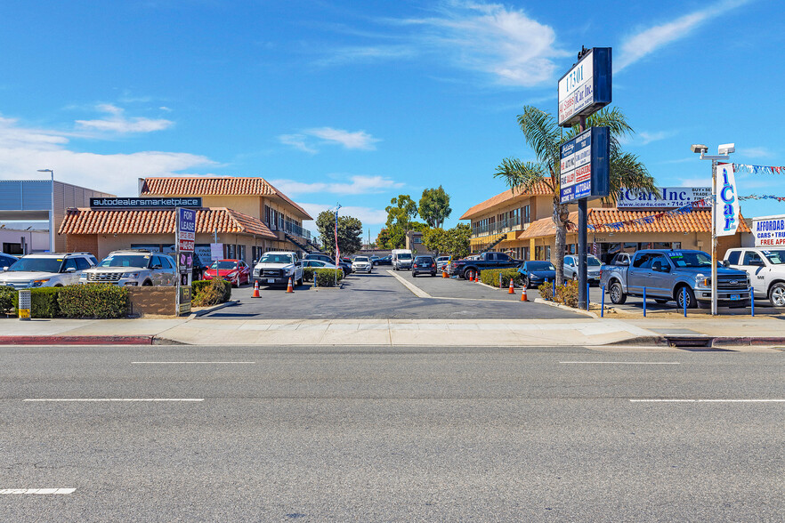 17301 Beach Blvd, Huntington Beach, CA for sale - Primary Photo - Image 1 of 1