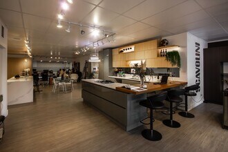 1852-1864 4th Av W, Vancouver, BC à louer Photo intérieure- Image 2 de 4