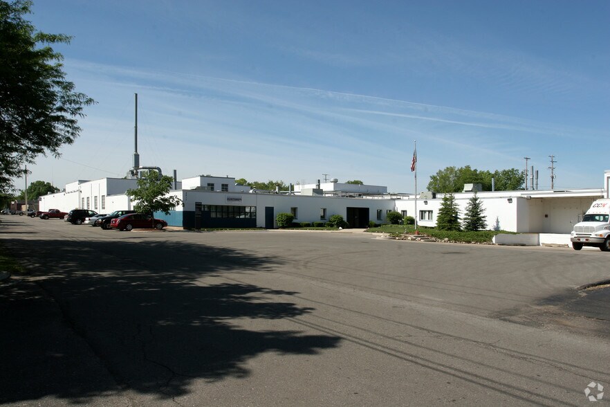 4917 Dawn Ave, East Lansing, MI à vendre - Photo du bâtiment - Image 2 de 6