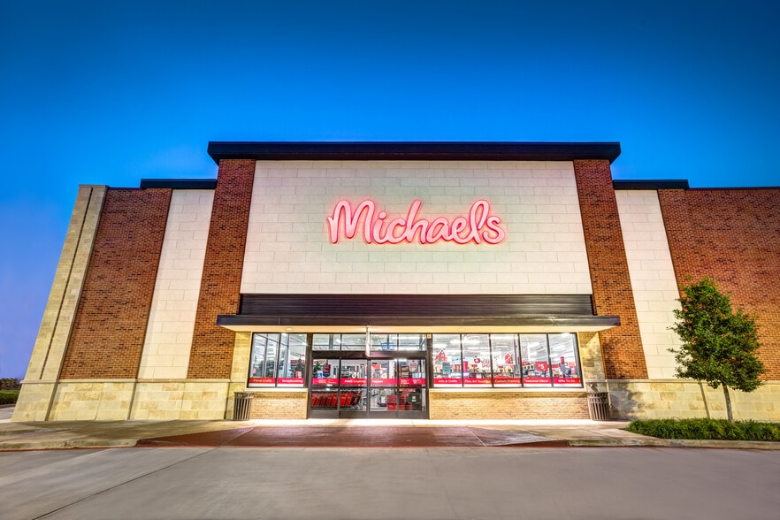 13517 University Blvd, Sugar Land, TX for lease - Building Photo - Image 3 of 7