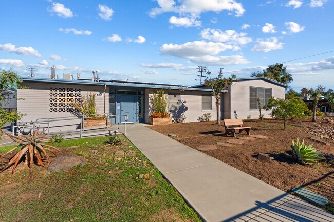 Plus de détails pour 130 E Alvarado St, Fallbrook, CA - Bureau à vendre