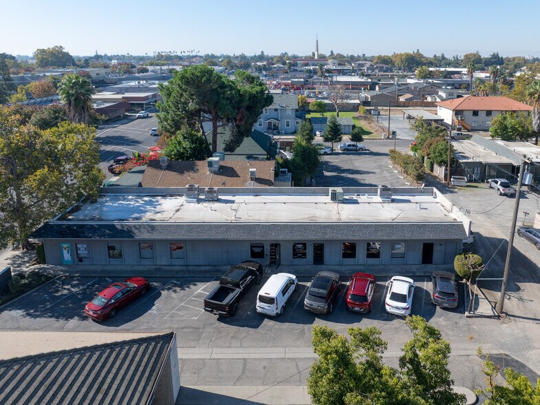 415 E Olive Ave, Turlock, CA à vendre - Photo du bâtiment - Image 2 de 7