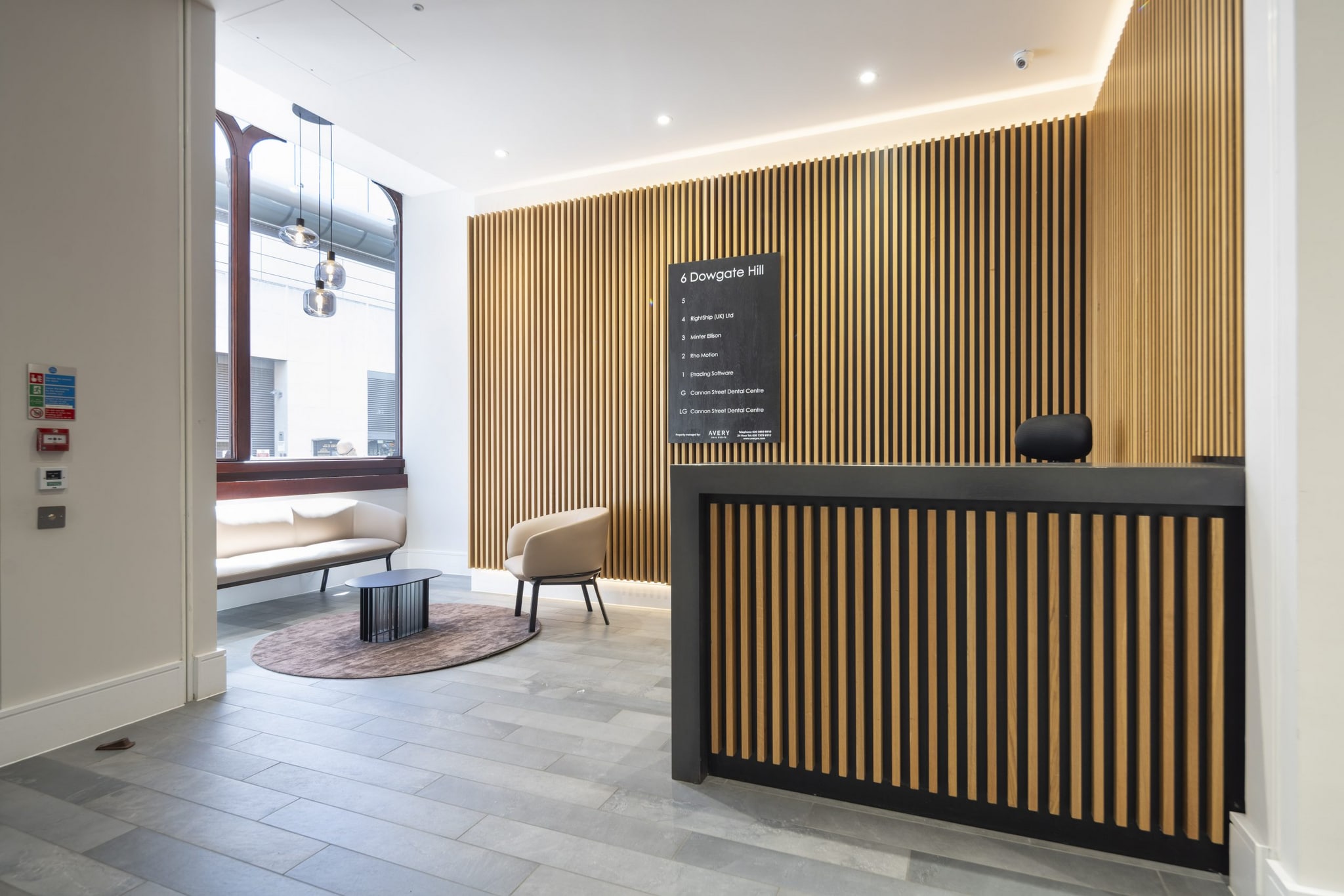 6 Dowgate Hl, Londres à louer Photo intérieure- Image 1 de 5