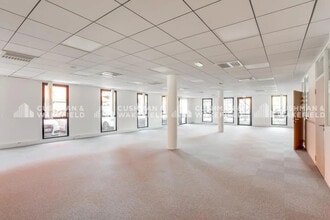 17-23 Avenue De Poumeyrol, Caluire-et-Cuire for lease Interior Photo- Image 2 of 17