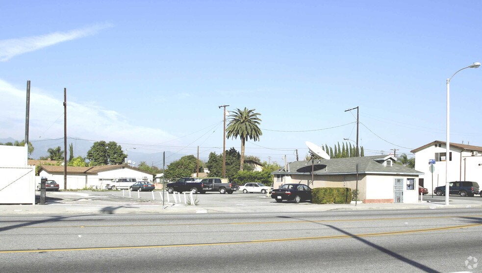 10177 Valley Blvd, El Monte, CA à louer - Photo du bâtiment - Image 2 de 4