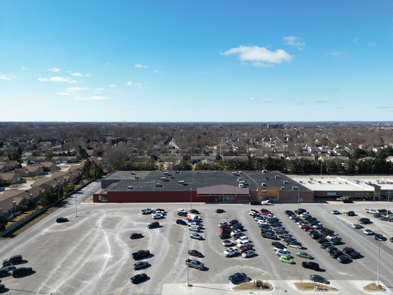 41701-41941 Garfield Rd, Clinton Township, MI à louer - Photo du bâtiment - Image 3 de 33