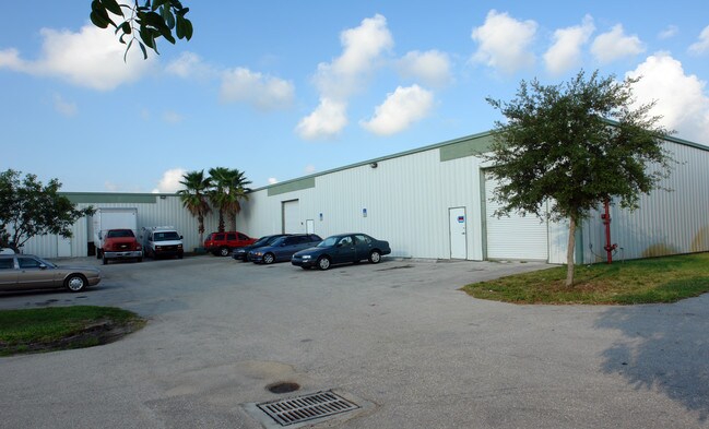 Plus de détails pour 801 15th St, Lake Park, FL - Industriel à louer