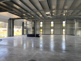 Plus de détails pour Local d'activités à louer