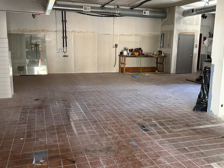 126 New Canaan Ave, Norwalk, CT à louer - Photo du bâtiment - Image 3 de 6