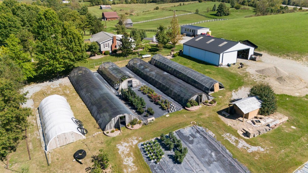 376 Cabin Creek Rd, Winchester, KY for sale - Primary Photo - Image 1 of 39